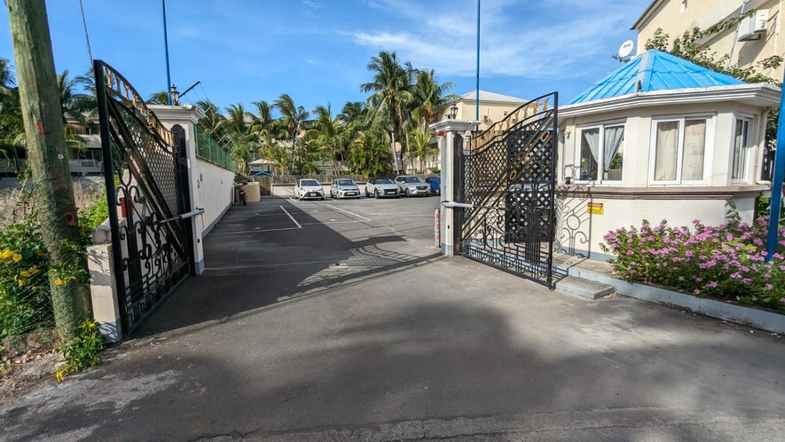 Apartment Charming Close To & Amenities - De Charme Proche Flic en Flac