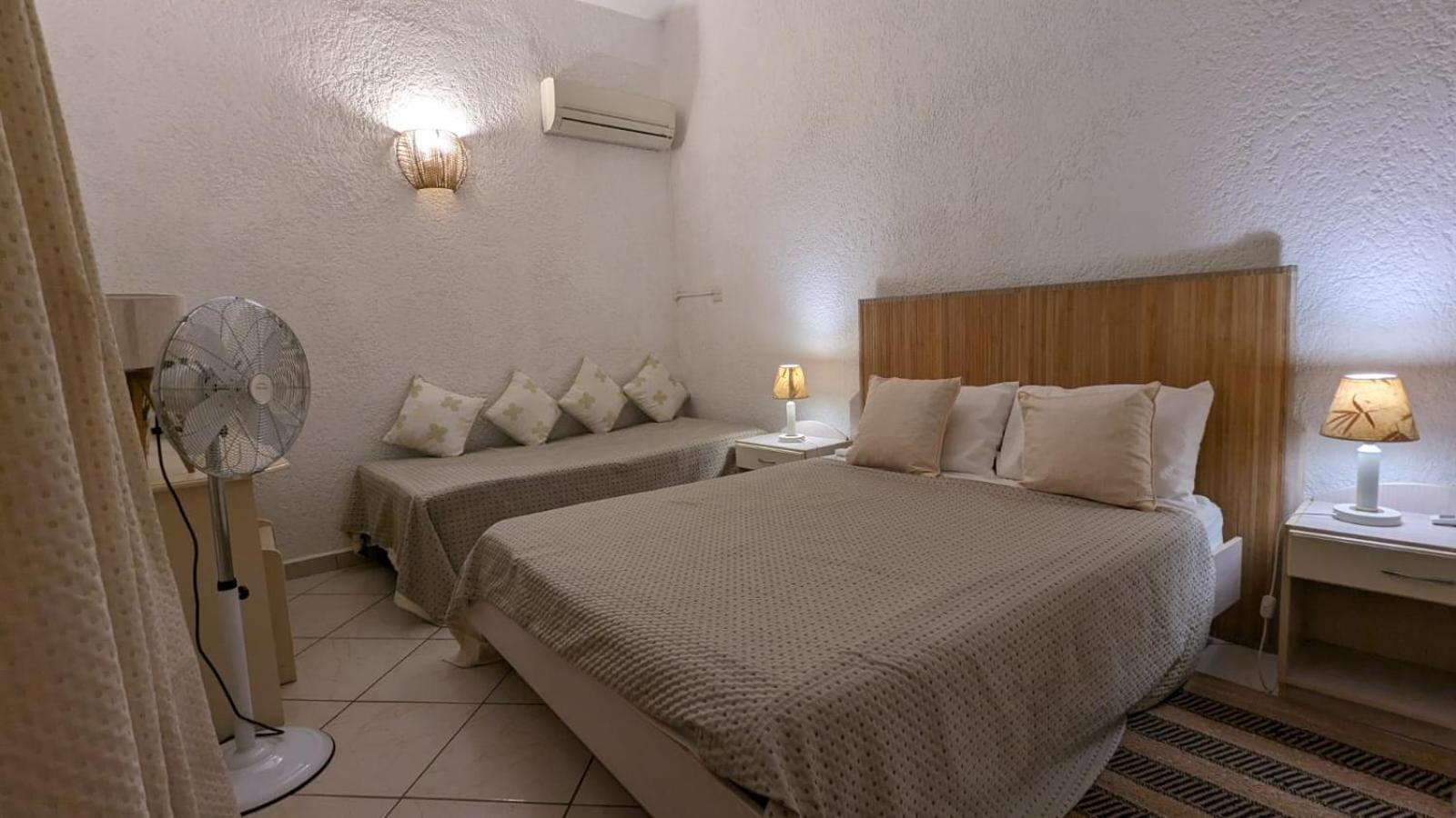 Charming Close To & Amenities - De Charme Proche Flic en Flac