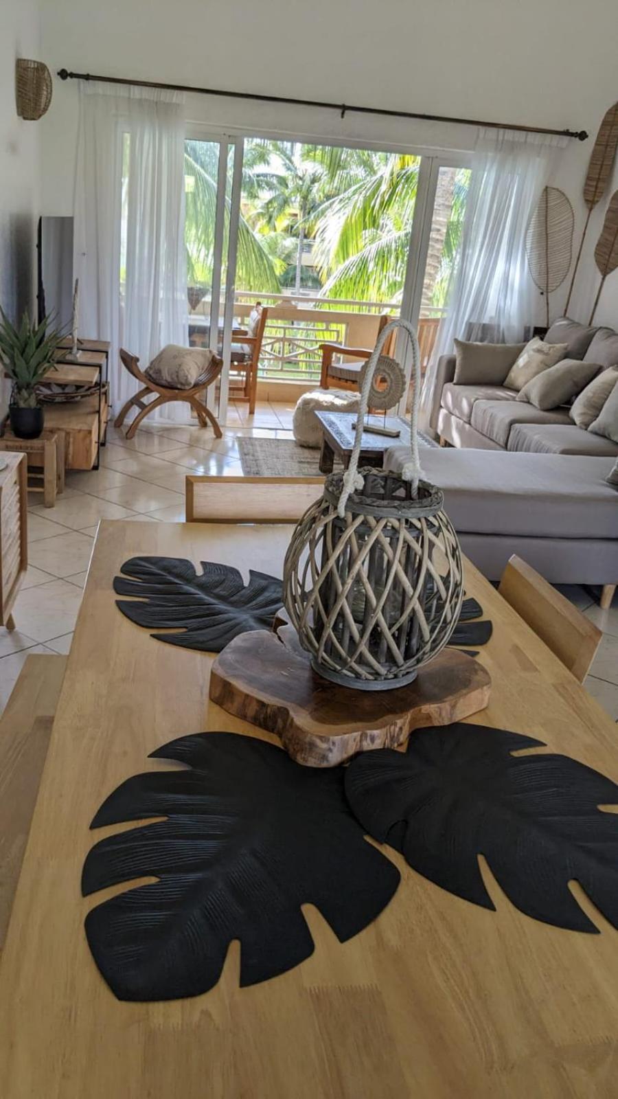 Charming Close To & Amenities - De Charme Proche Apartment