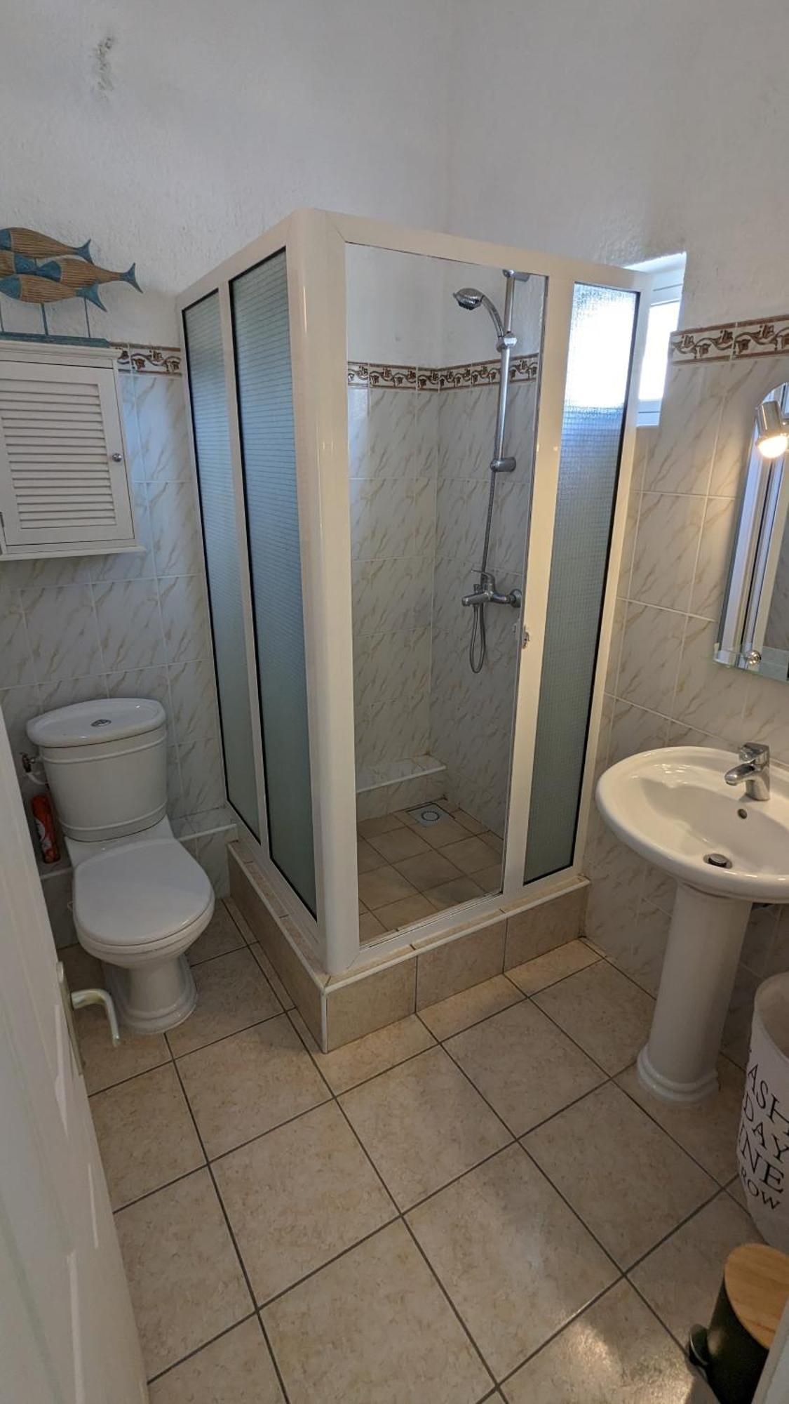 Charming Close To & Amenities - De Charme Proche Apartament *